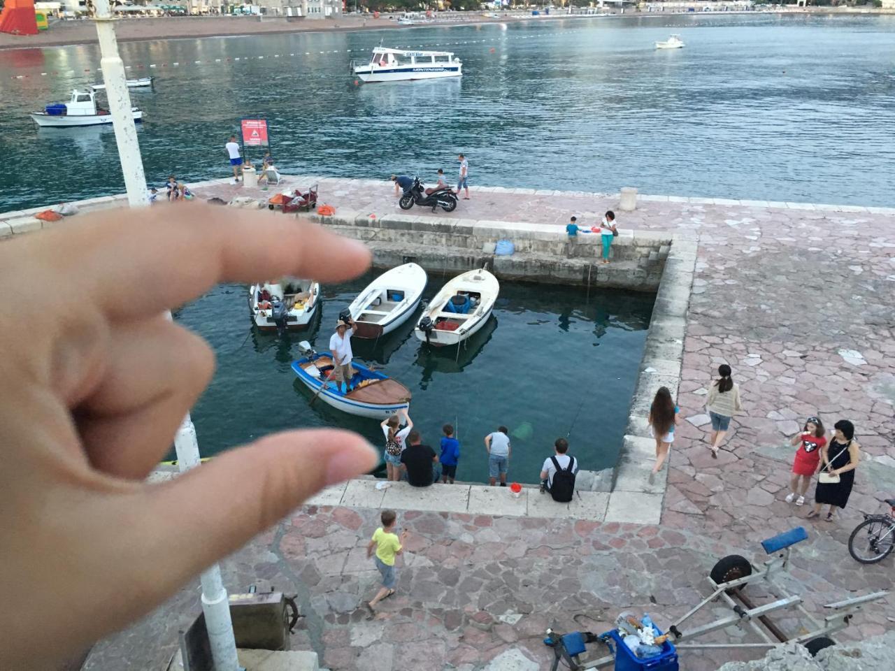 Fisherman'S Apartment Petrovac Bagian luar foto